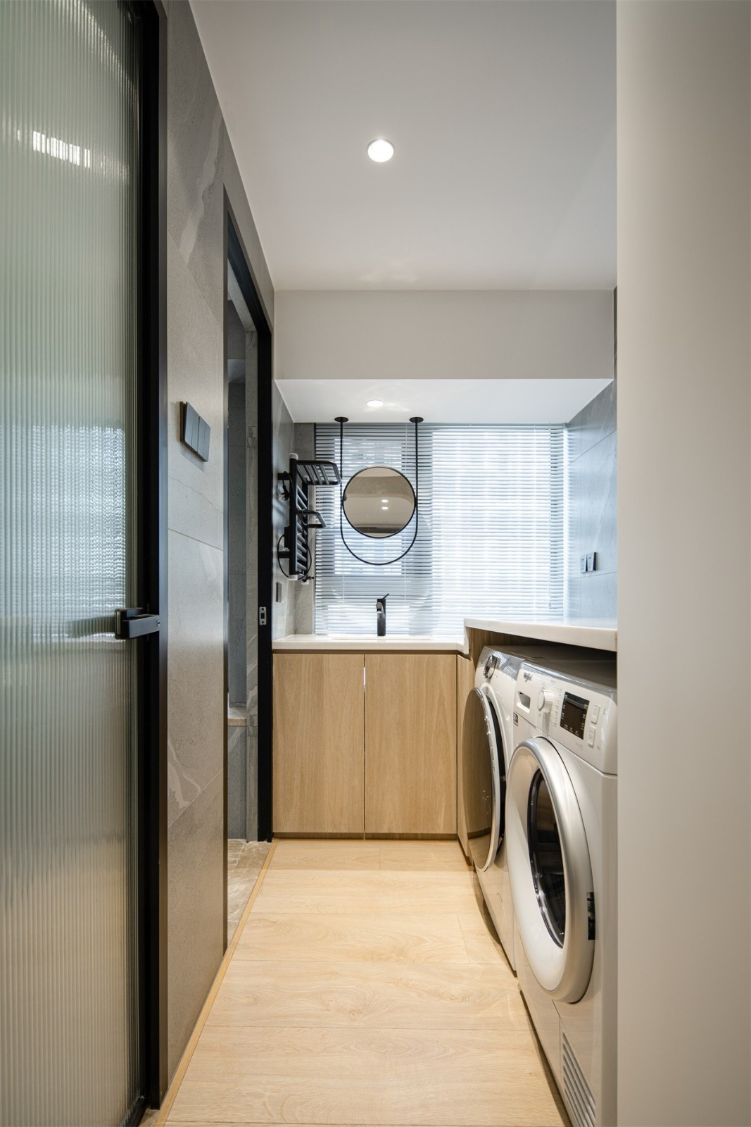 143平四室两厅现代极简风格装修案例