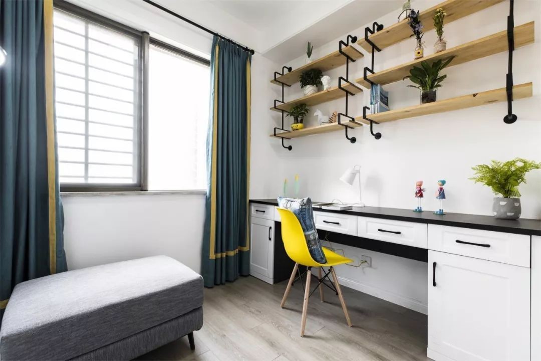 90㎡北欧风三居，灰色与粉色的搭配，高级又养眼！