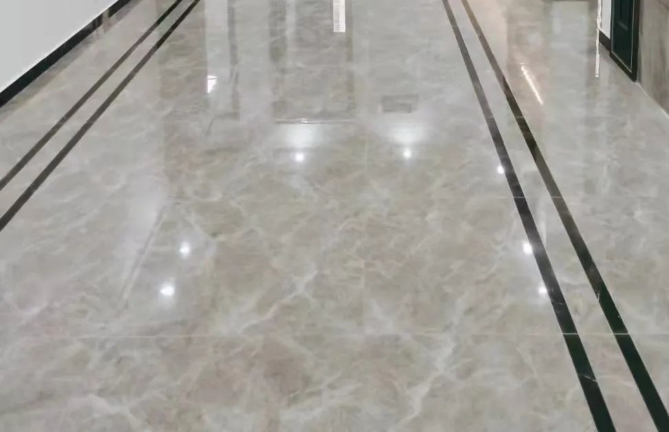 客厅用什么样的地板瓷砖比较好